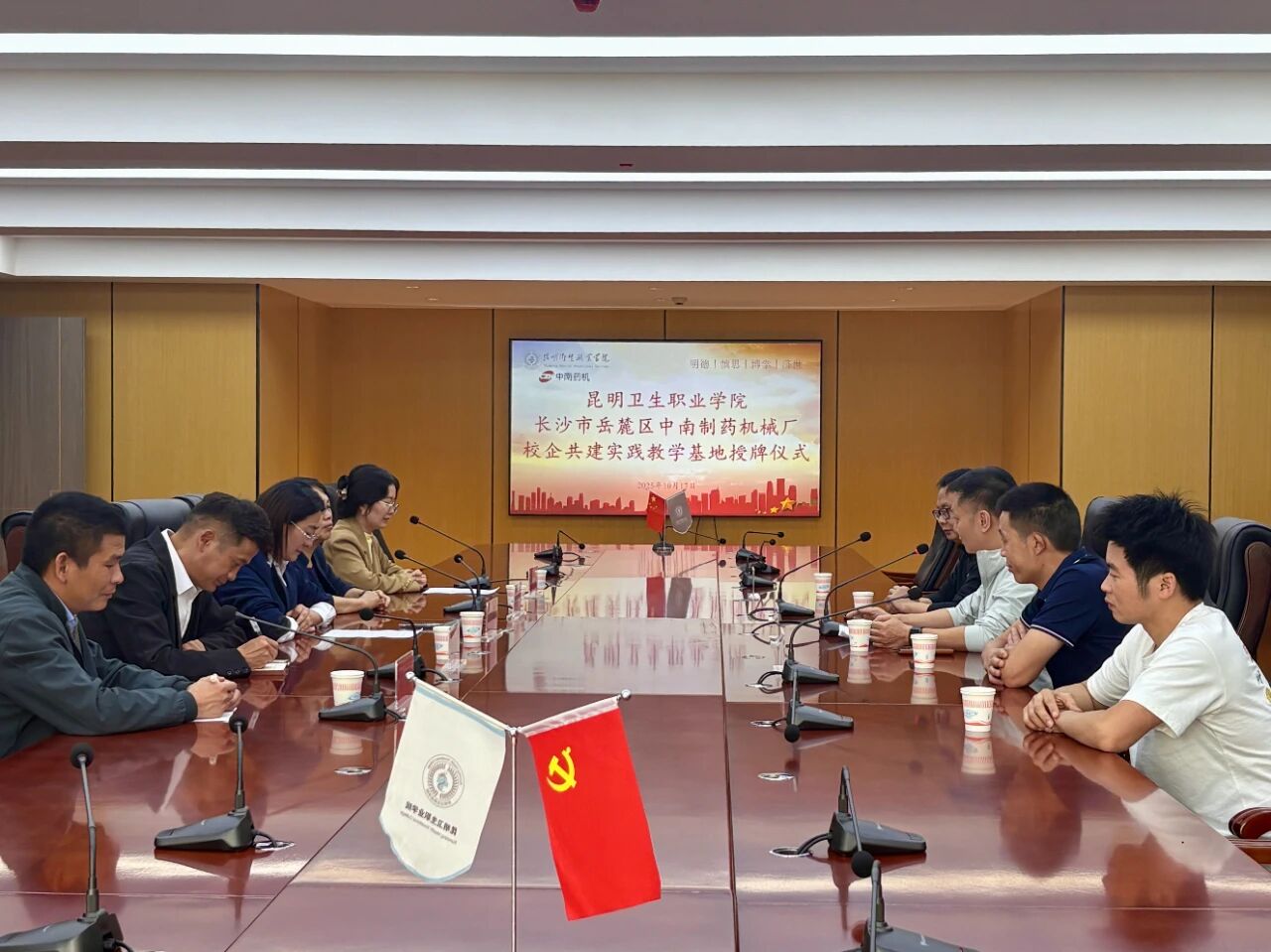 1762242550408010125.jpg 88575011390ecec28283e8e55ea6fe3c.jpg